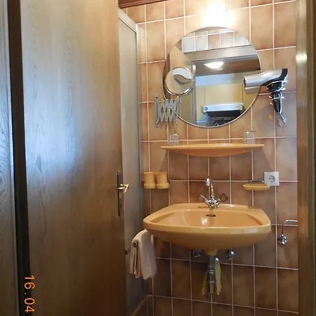 Appartement Und Fruhstuckspension Hofherr Imst