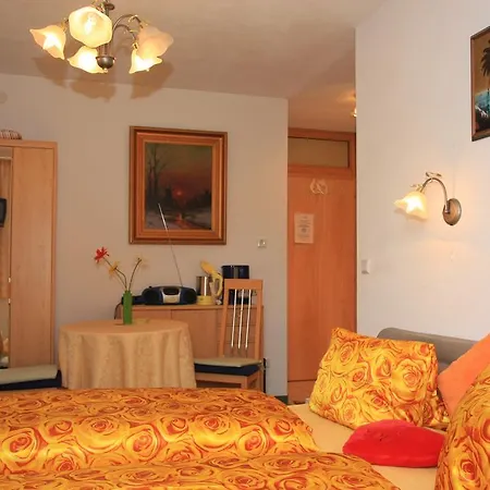 Und Hofherr Apartment