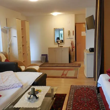 Und Hofherr Apartment
